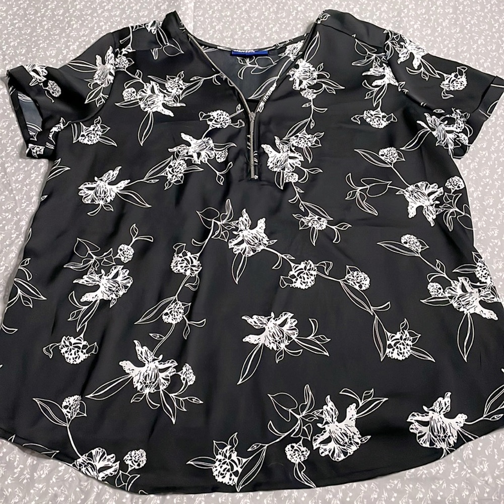 Floral Apt. 9 Casual Top